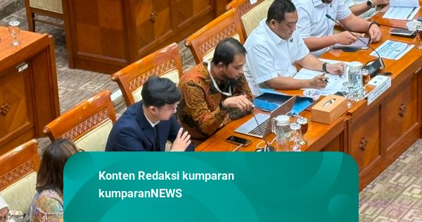 Tahan Tangis di DPR, Korban Travel Hanania Minta Negara Bantu Kembalikan Uang