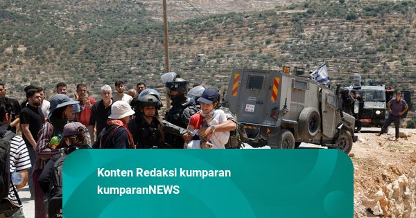 Foto: Tolak Permukiman Israel, Warga Palestina Dihujani Gas Air Mata