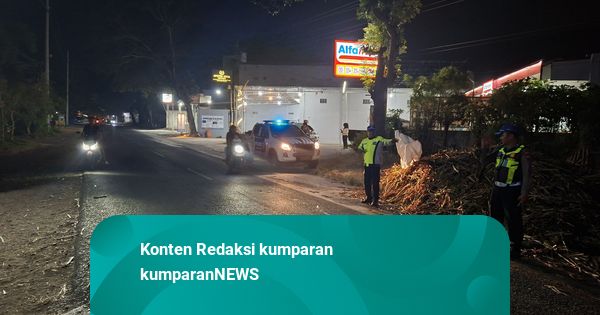 Truk Terguling Timpa Motor di Pati, Dua Meninggal Satu Luka-luka