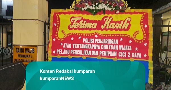 Polsek Penjaringan Dikirimi Papan Bunga Usai Tangkap Penculik Lansia