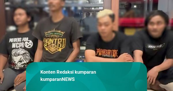 4 Pria Ditangkap Usai Bakar Motor hingga Pecahkan Kaca Mobil di Kampung Surabaya