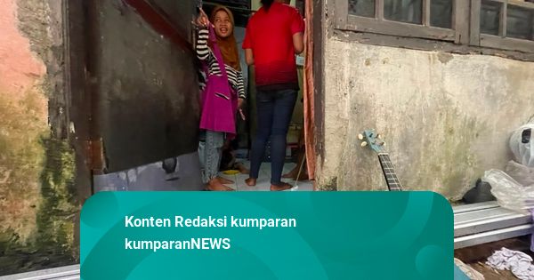 Kisah Anak di Depok Gendong Adik Temani Ibu Ngamen Buat Biaya Sekolah