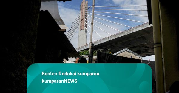 Melihat Tumpukan Sampah di Kolong Jembatan Pasupati yang Bertahan Bertahun-tahun