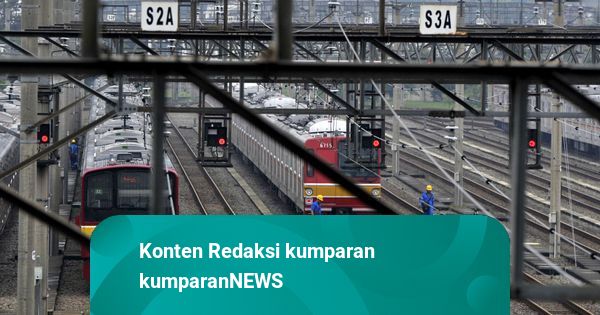 KRL Line Tangerang Sempat Gangguan, Penumpang Menumpuk di Stasiun Duri
