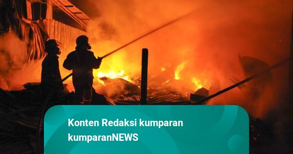 Pabrik Karet di Tangerang Terbakar, Asap Hitam Membumbung Tinggi
