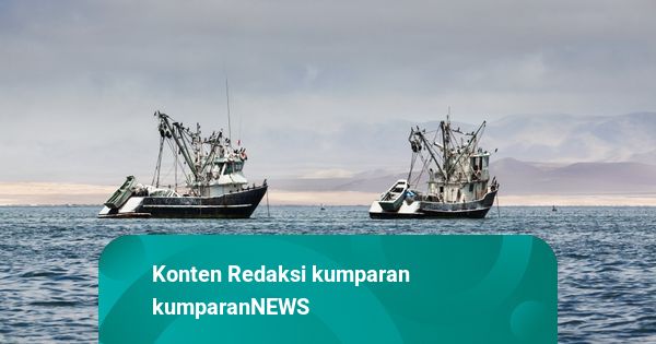 Kapal Nelayan Terbalik Dihantam Ombak di Perairan Banyuwangi: 3 Tewas