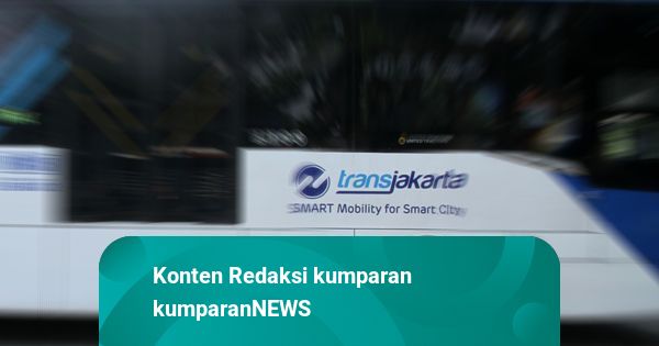Sejumlah Rute Transjakarta Alami Keterlambatan Imbas Kemacetan pada Jumat Malam