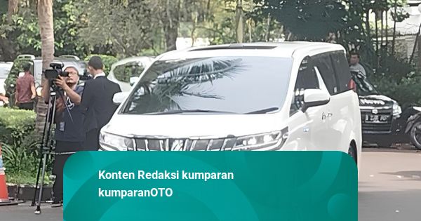 Prabowo Saat Naik Alphard: Enak Juga, Tapi Harus Pakai Maung