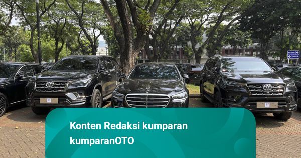 Foto: Serba Hitam, Ini Mobil yang Siap Dipakai Tamu Pelantikan Presiden & Wapres