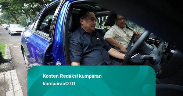 Foto: Momen Rachmat Gobel Coba Toyota Mirai di kumparan NEV Summit 2025