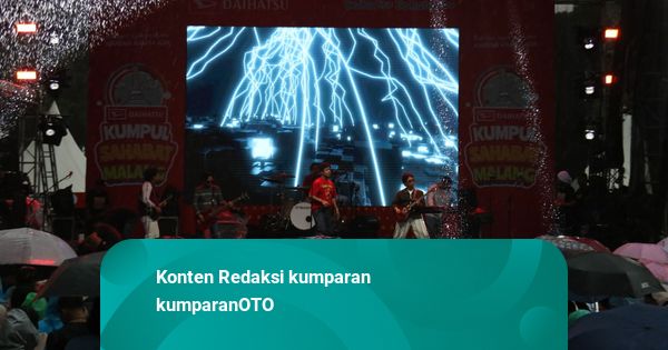 Hujan Tak Halangi Warga Nonton D’Masiv di Daihatsu Kumpul Sahabat Malang 2025