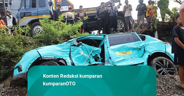 Status Taksi Listrik Green SM yang Tertemper Kereta di Bekasi Timur