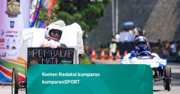 Foto: Balapan Kereta Peti Sabun di Bandung, Andalkan Grativasi Tanpa Mesin