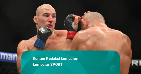 Foto: Strickland Kalahkan Chimaev Lewat Poin Juri di UFC 328