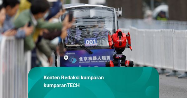 Robot 'Lightning' Kalahkan Rekor Dunia Manusia di Beijing Half Marathon