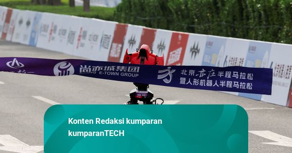 Foto: Robot Humanoid Tanding Lari di Half-Marathon China