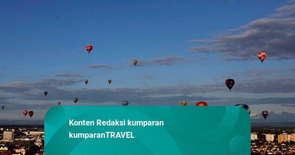 Foto: Puluhan Balon Udara Warna-warni Hiasi Langit Ceko