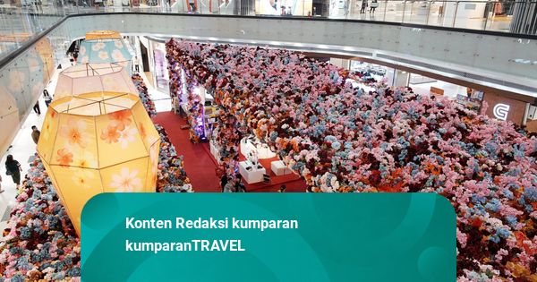Lippo Mall Puri Sambut Imlek Lewat Ratusan Lampion dan Ribuan Bunga Alam