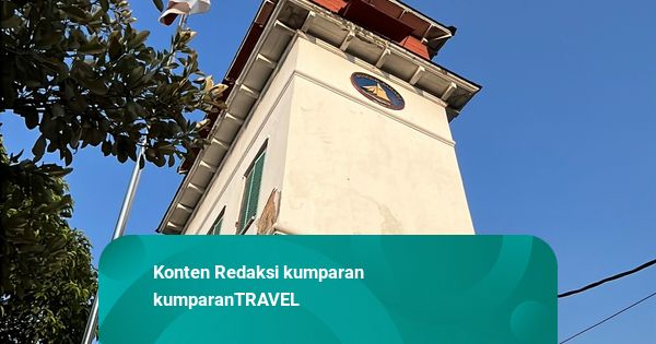 Menilik 'Menara Pisa' Jakarta yang Berusia Hampir 2 Abad