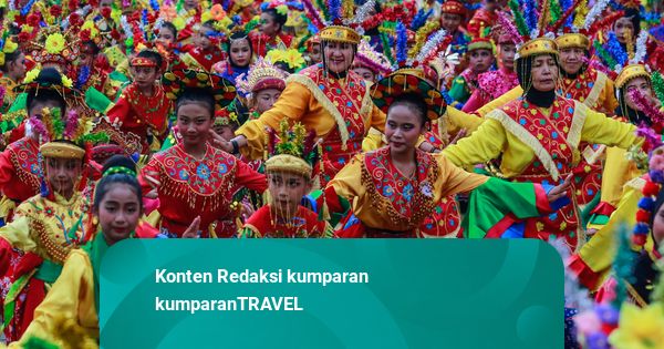 Foto: 1.500 Penari Ondel-ondel Berlenggok di TMII