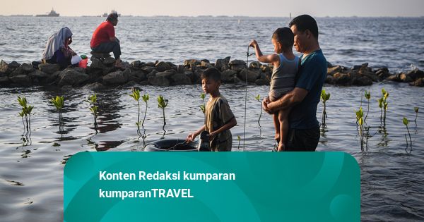 Foto: Menikmati Libur Tahun Baru Islam di Pantai Marunda
