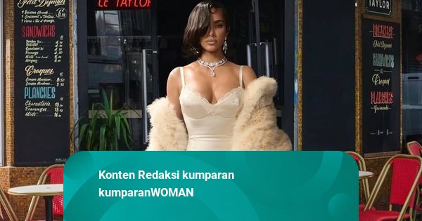 Tampilan Mewah Kim Kardashian Catwalk untuk Balenciaga, Pakai Berlian 250 Karat