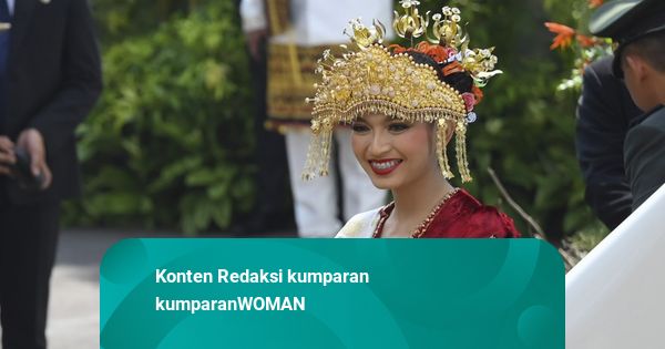 Gaya Selvi Ananda Pakai Baju Adat Palembang di Upacara HUT ke-80 RI