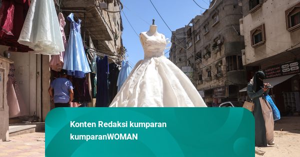 Foto: Kain Bekas Disulap Jadi Gaun Indah untuk Perempuan dan Anak di Gaza