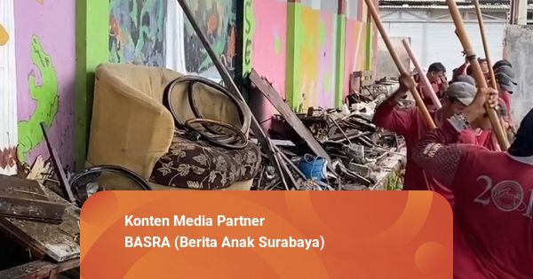 Sofa hingga Kasur Nyangkut di Rumah Pompa Air, Pemkot Surabaya Lakukan Ini