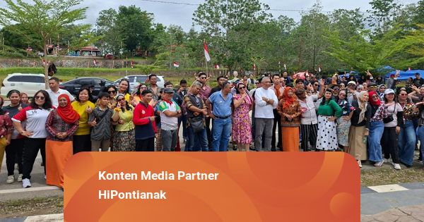 Fashion Show 80-an Pemkab Bengkayang, Bupati dan Wabup Turun ke Catwalk