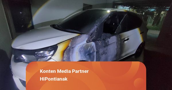 Mobil Warga Sungai Pinyuh Dibakar Orang Tak Dikenal, Kedua Pelaku Terekam CCTV