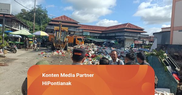 Sampah Over Kapasitas Tutup Jalan, Bupati Sintang Tinjau TPS Pasar Sungai Durian