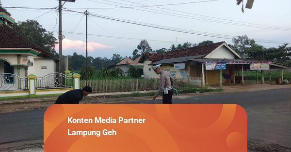 Mobil yang Ditumpangi Sasa, Adik Wagub Lampung Tabrak Pemotor di Lamtim