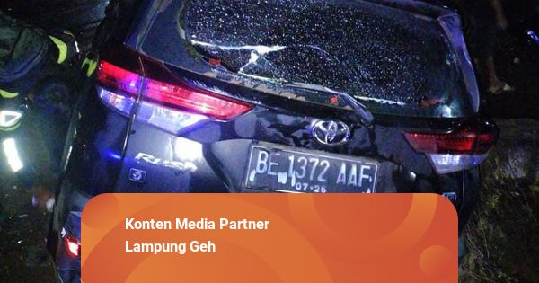 Terjadi Kecelakaan Libatkan Dua Kendaraan di Way Kanan, Lampung, Minibus Ringsek