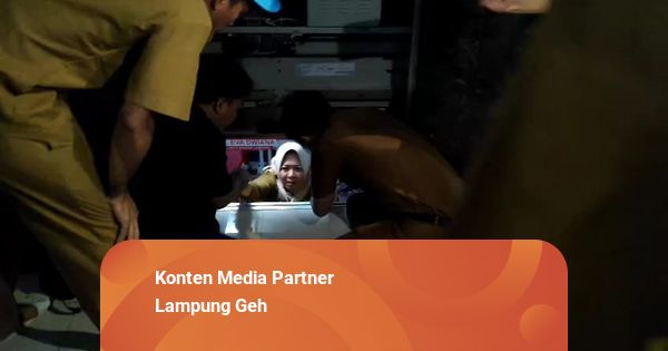 Dua Pegawai Terjebak di Lift Gedung Pemkot Bandar Lampung Selama 30 Menit