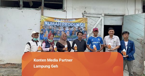 Transformasi Limbah Organik, Mahasiswa Unila Dorong Ekonomi Hijau di Pasar Krui