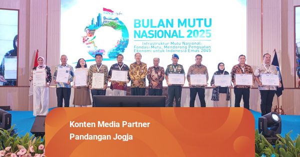 Balai Layanan Usaha Koperasi dan UMKM DIY Terima Sertifikat SNI ISO 9001:2015