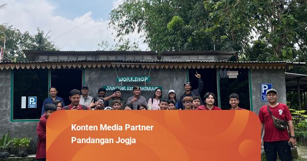 Kolaborasi Pelestarian, ISI Surakarta Studi Ekskursi ke Sanggar Keris Mataram