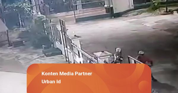 Ustaz di Palembang Dibegal di Depan Masjid, Jarinya Kena Bacok