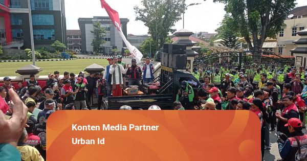 Ratusan Ojol di Palembang Gelar Doa Bersama untuk Affan
