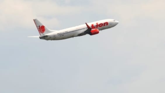Mengangkasa di Tengah Turbulensi: Kabar Terbaru Dunia Penerbangan yang Perlu Anda Tahu