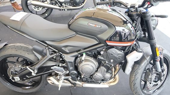 harga triumph trident