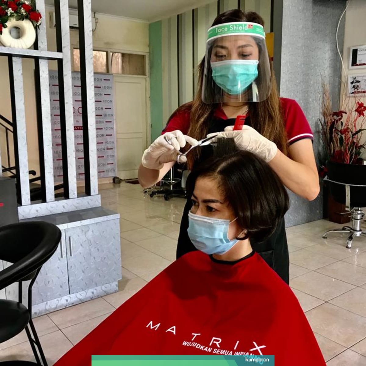 Pegawai Salon Di Dki Wajib Pakai Apd Dan Bersihkan Alat Dengan Alkohol 70 Kumparan Com