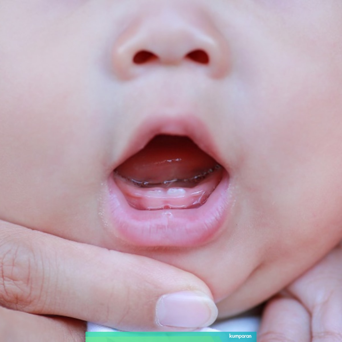 Bayi Usia 7 Bulan Tumbuh Gigi Begini Cara Atasi Nyeri Di Gusinya Kumparan Com