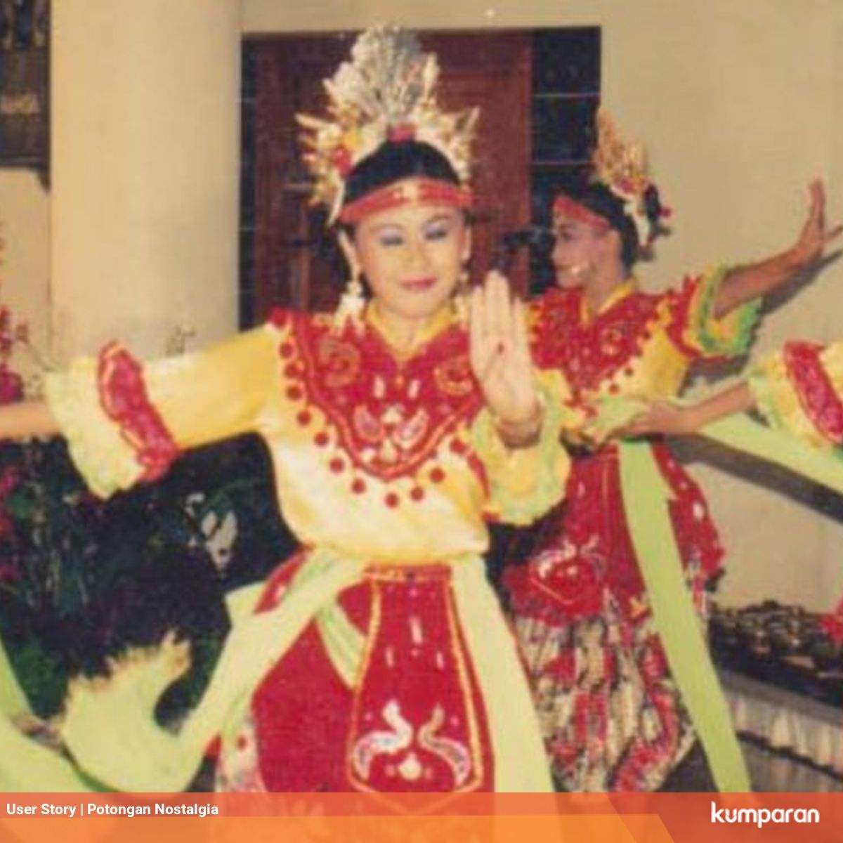 Cokek Seni Tari Warisan Cina Peranakan Kumparan Com