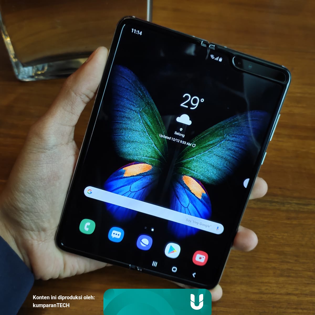 Samsung Bikin Hp Layar Lipat Galaxy Fold Versi Murah Apa Bedanya Kumparan Com