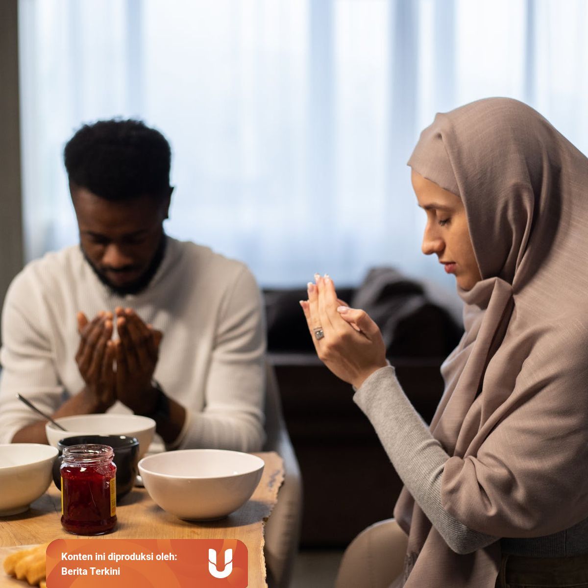 Doa Buka Puasa Rajab Lengkap Dengan Niat Dan Keutamaannya Kumparan Com
