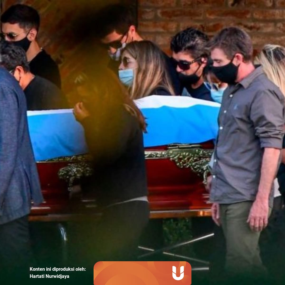 https kumparan com hartati nurwijaya maradona dikuburkan bersebelahan makam orangtuanya 1ufdkepoh3d