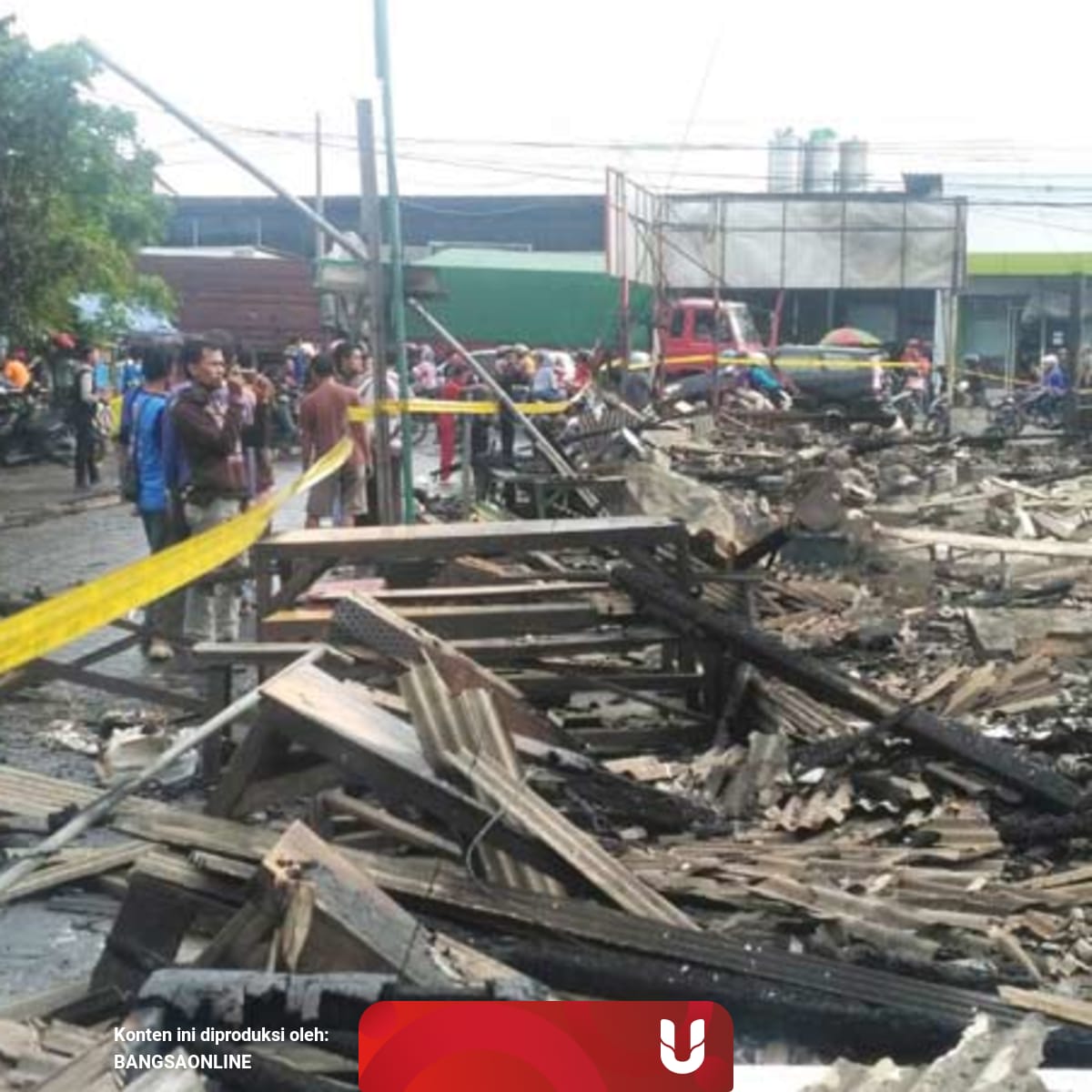 Polisi Selidiki Penyebab Kebakaran 8 Warkop Dan 54 Motor Di Sukomulyo Gresik Kumparan Com