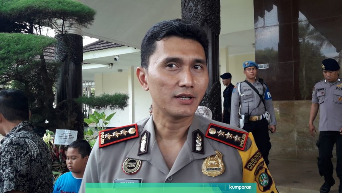 Tunda Cari Linggis Polisi Rekonstruksi Pembunuhan Keluarga